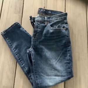 Lucky Brand jeans size 8 ankle length skinny jeans